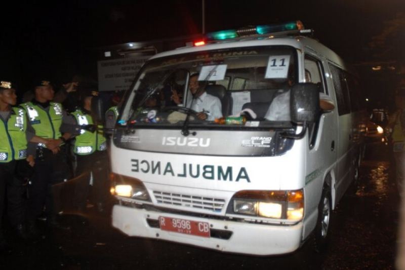 İndoneziyada avtobus qəzası: 16 ölü, 18 yaral; 