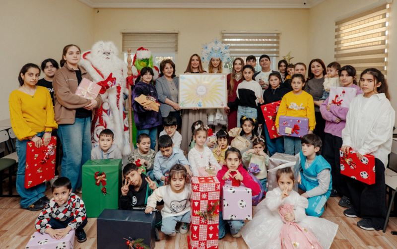 Əliyevalar “Təmiz Dünya” sığınacağında - Fotolar 