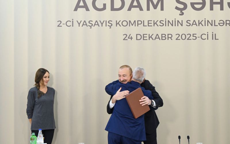 Prezident və xanımı Ağdam sakinləri ilə bir arada - Fotolar - Yenilənib 