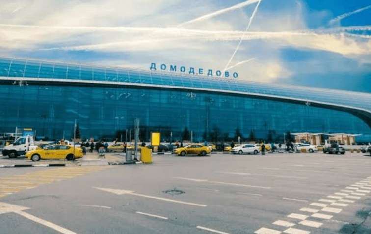 Moskvadan Gəncəyə uçan təyyarə niyə üç saatdan çox yubanıb? 