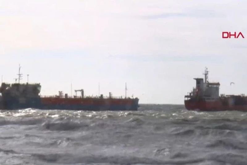 İstanbul sahillərində Azərbaycan bayrağı altında üzən tankerdən “həyəcan siqnalı” alınıb 