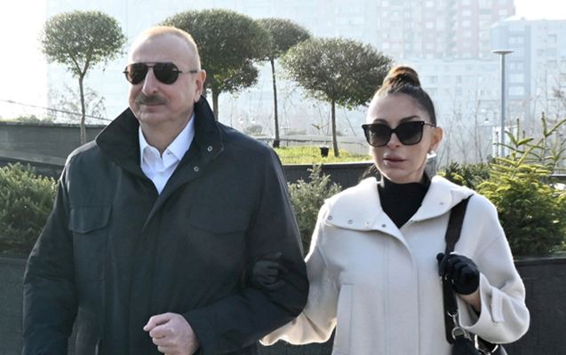Prezidentlə xanımının yeni açılan parkda gəzintisinin - Videosu 