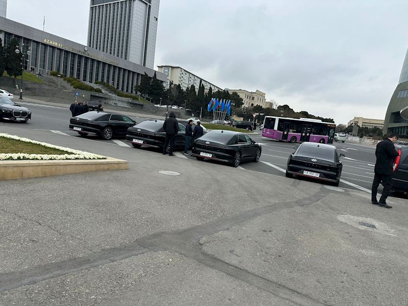Generallar Şəhidlər Xiyabanını 100 minlik avtomobillərlə ziyarət etdi — FOTOLAR 
