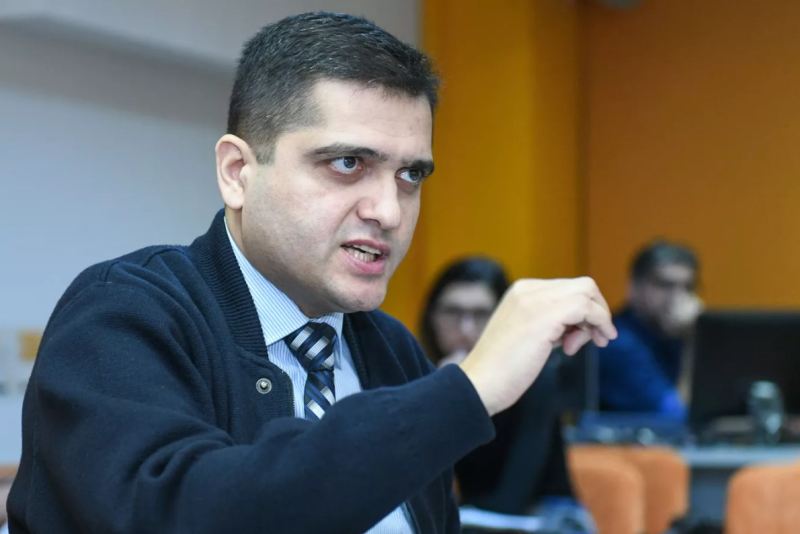 \"Azərbaycanın da Tramp administrasiyasından uzaq olması faydalıdır\" - Elxan Şahinoğlu