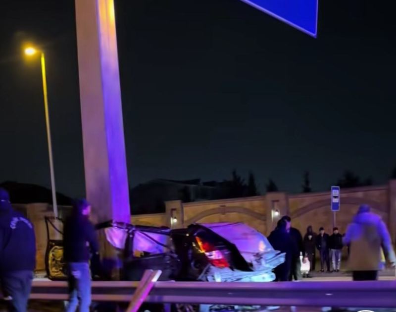 Mərdəkanda ağır qəza - Sürücü öldü - Fotolar 