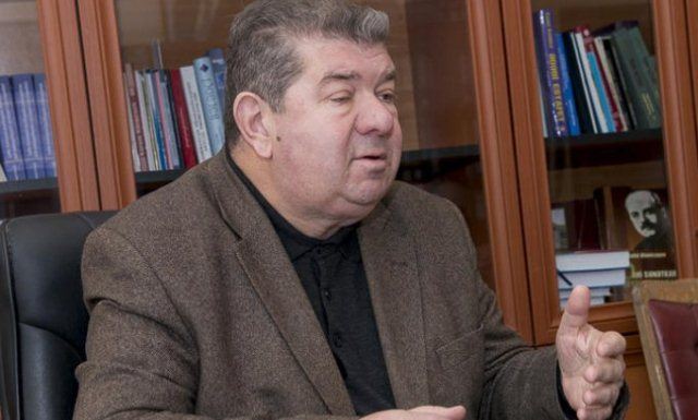 Nizaməddin Şəmsizadə vəfat etdi 