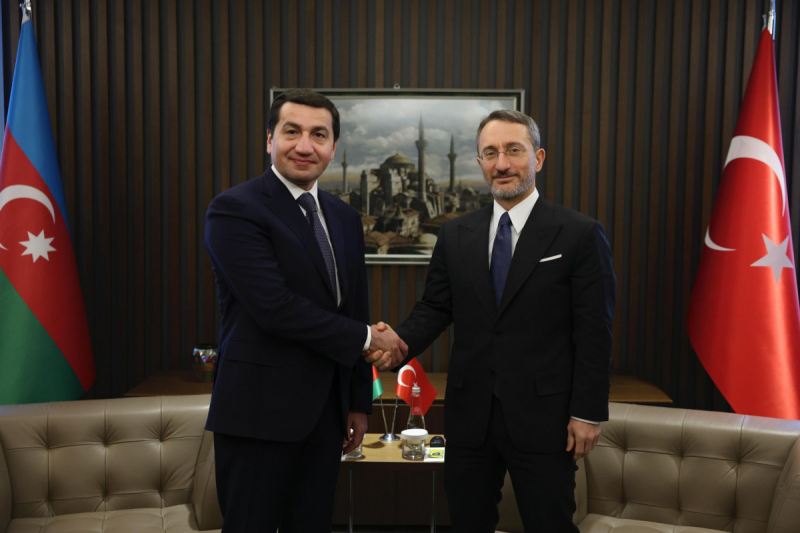 Hikmət Hacıyev Fəxrəddin Altunla görüşüb 