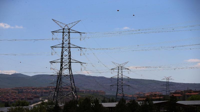 Bu ölkə bütünlüklə elektriksiz qaldı 