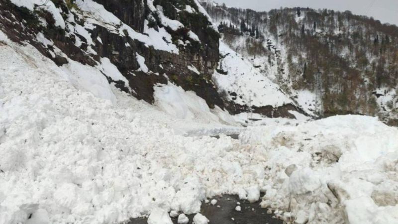 Hindistanda 41 nəfər qar uçqunu altında qaldı 