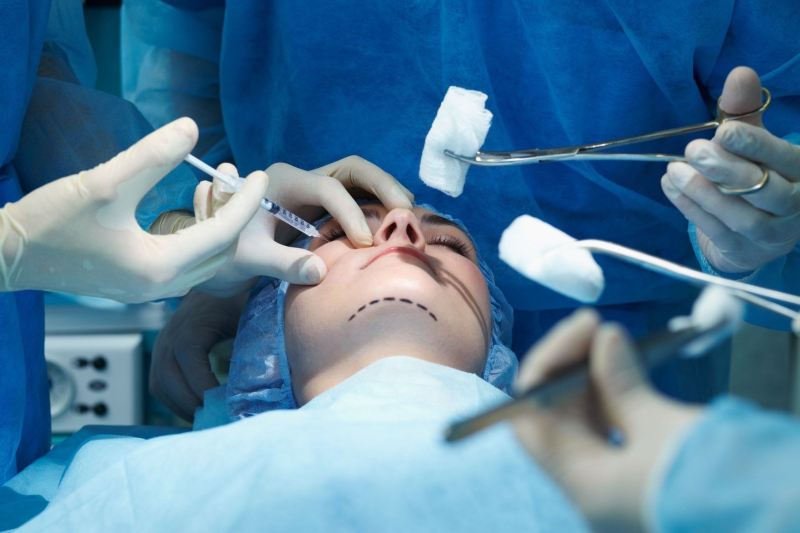 Dövlət qurumları saxta plastik cərrahlarla bağlı HƏRƏKƏTƏ KEÇDİ - 31 yanvara kimi vaxt qoyuldu...