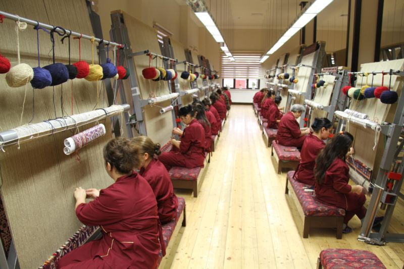 Xalça emalı sexi tikiləcək: 1,8 milyona... 