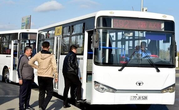Şüşəsi \"skotç\"lanmış avtobus: AYNA-dan reaksiya 