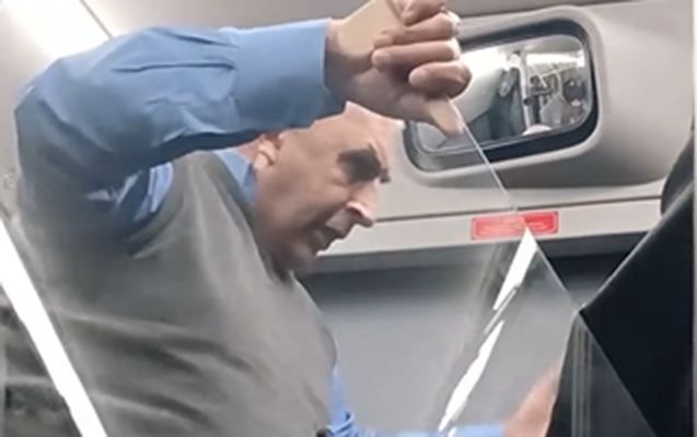 Sürücü ilə sərnişin arasında insident - İşdən çıxarıldı - Video 