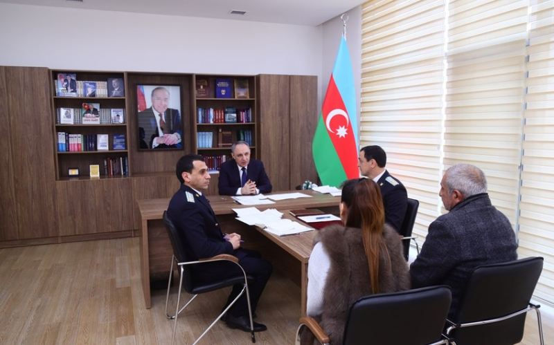 Baş prokuror Salyanda vətəndaşları qəbul edib 