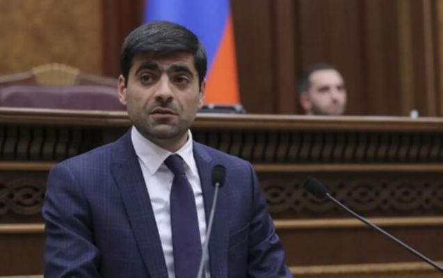 Ermənistanda deputat avtomobil qəzasında öldü 