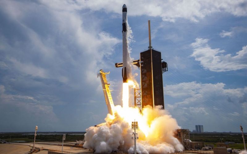 “SpaceX” Türkiyənin “Baykar” şirkətinin ilk peykini kosmosa buraxıb 