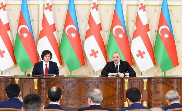 Dövlət başçıları mətbuata birgə bəyanatla çıxış etdi - Foto 