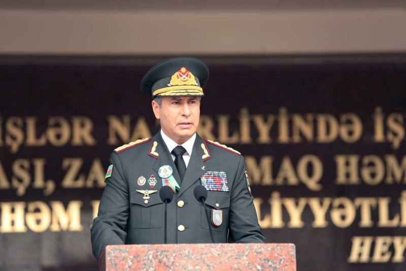 Vilayət Eyvazov rəisləri topladı 