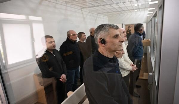 Arutyunyan və digərlərinin məhkəməsi başladı 