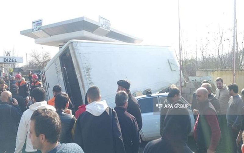 Lənkəranda avtobus aşdı - 21 nəfər xəsarət aldı 