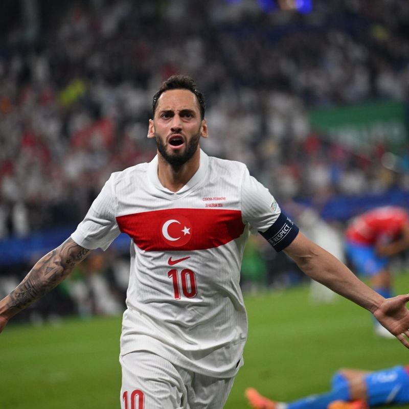 Qalatasaraya ya bu yay, ya da heç vaxt- Hakan Çalhanoğlu