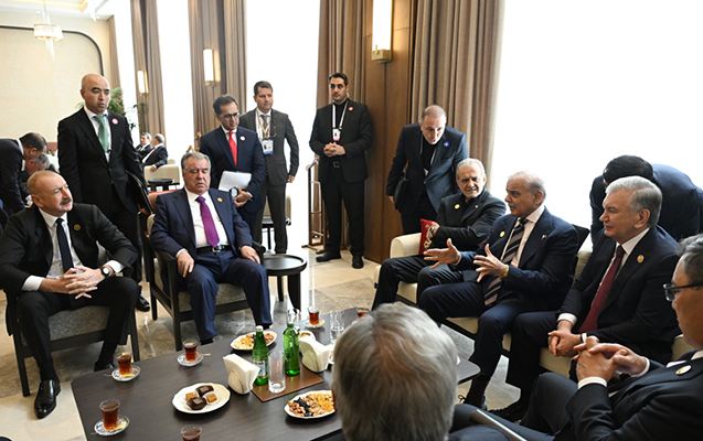 Xankəndidə liderlər çay süfrəsi arxasında - Fotolar 