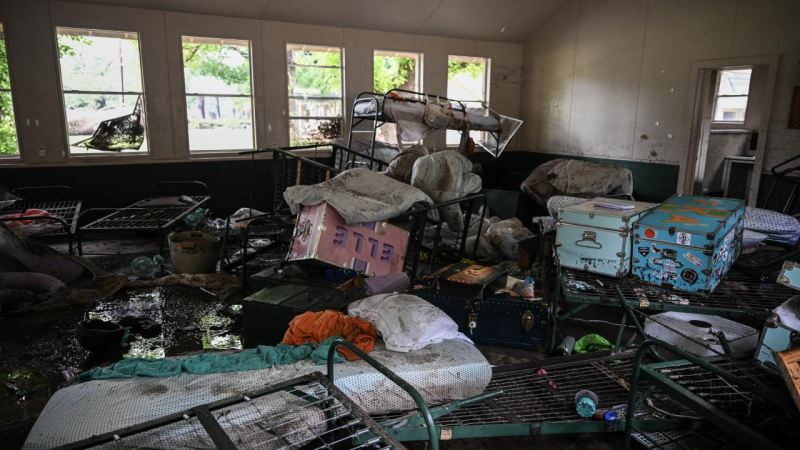 Texasda daşqınlar:  82 nəfər ölüb, onlarla insan itkin düşüb 