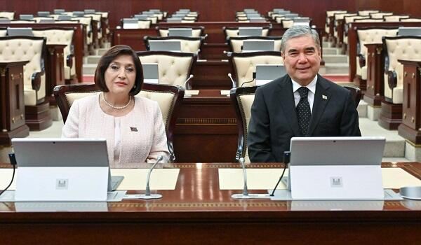 Qafarova Berdiməhəmmədovla görüşdü - Foto 