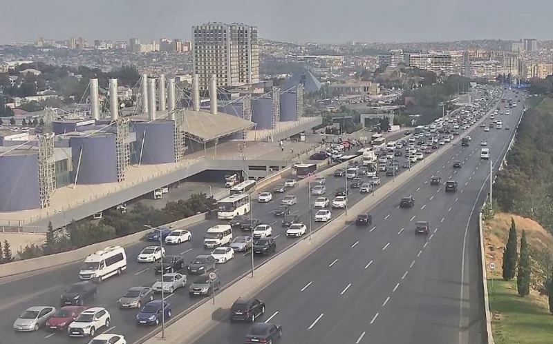Bakının üç prospektində tıxac yaranıb 