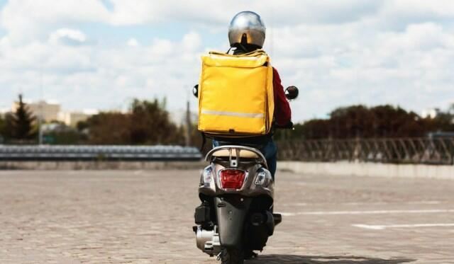 Bakıda moped avtomobillə toqquşdu: ölən var 