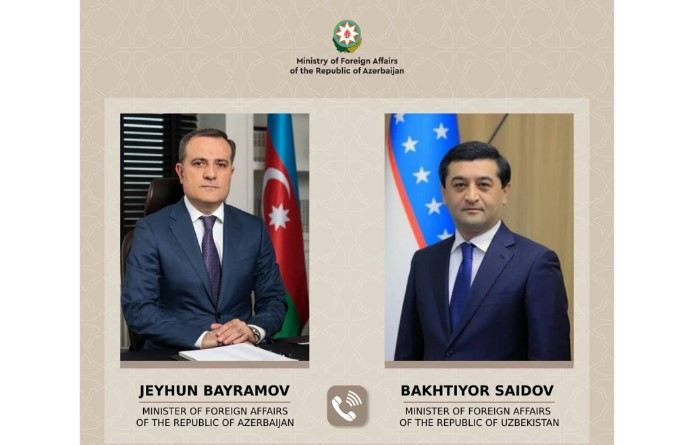 Ceyhun Bayramov həmkarı ilə telefonla danışdı 