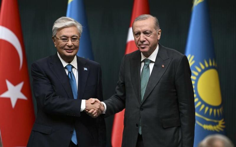 Türkiyə ilə Qazaxıstan arasında 20 saziş imzalandı 