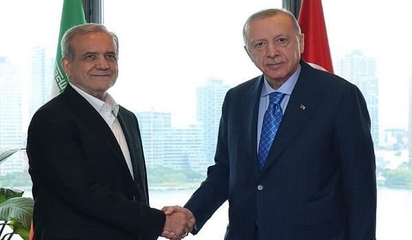 Ərdoğan Pezeşkianla telefon danışığı apardı 