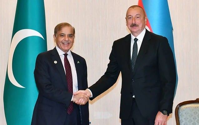 Prezident Şahbaz Şəriflə danışdı 