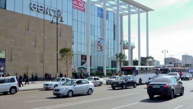 “Gənclik Moll”un qarşısıda daha bir yenilik: taksi ilə... 