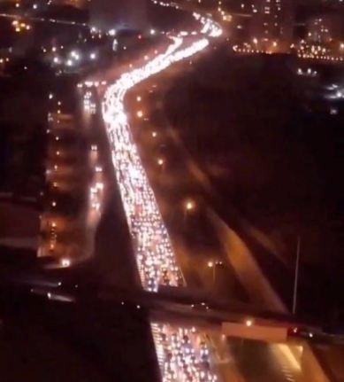  İranlılar kütləvi şəkildə Tehranı tərk etməyə başlayıblar   