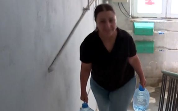Bakı sakinləri çıxılmaz vəziyyətdə: \"Hamı vedrə əlində küçələrdədir...”