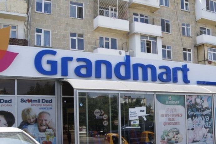 Bakıda supermarket işçiləri arasında dava: Müdir işçini ürəyindən bıçaqladı 