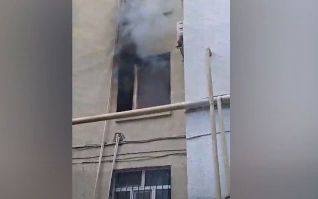 Bakıxanovda binada yanğın - Sakinlər təxliyə edildi 