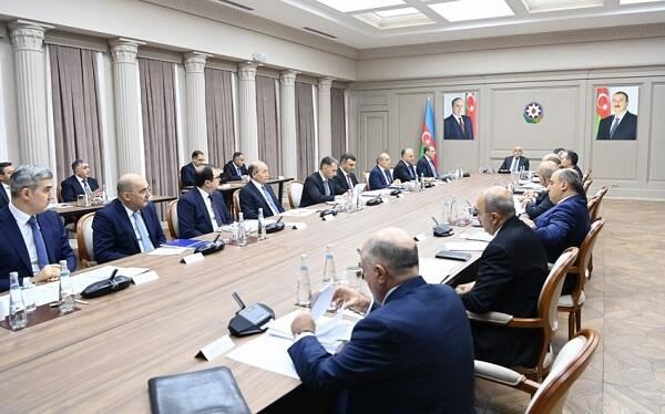 İqtisadi Şuranın iclası keçirildi 
