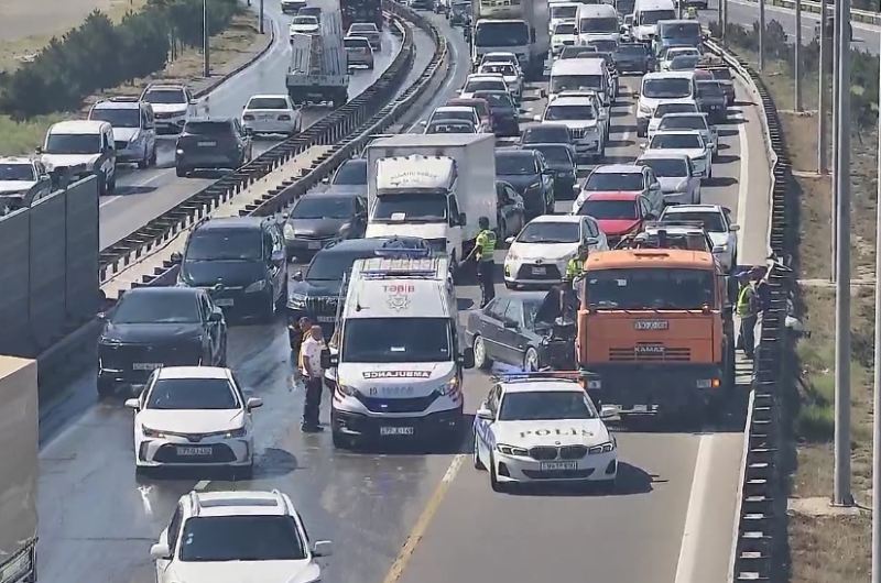 Dairəvi yolda baş verən qəzanın – Anbaan videosu 