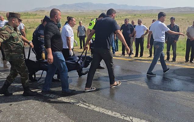 Naxçıvanda vəzifəli şəxs qəzada öldü, hamilə xanımı yaralandı - Fotolar 
