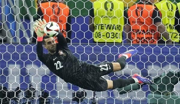 Futbolda qapıçılarla bağlı mühüm qərar verildi 