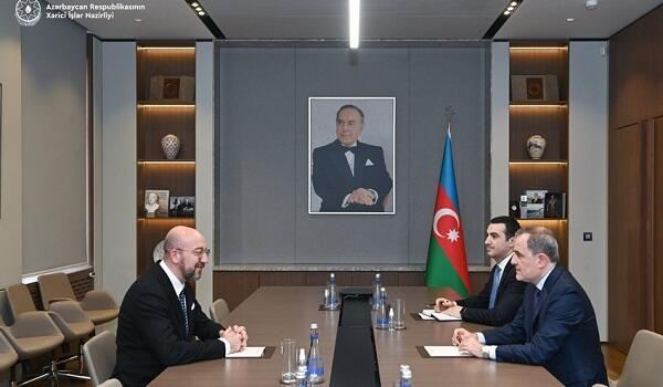 Bayramov Şarl Mişellə görüşdü 