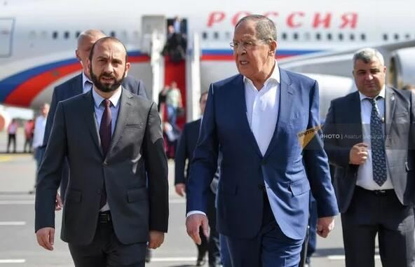 Lavrov Mirzoyanla danışdı: Sülh müqaviləsi... 