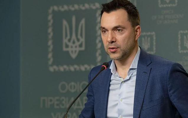 Zelenski keçmiş müşavirinə sanksiya tətbiq etdi 