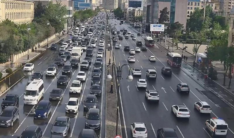 Bakının bir sıra yollarında tıxac müşahidə edilir 