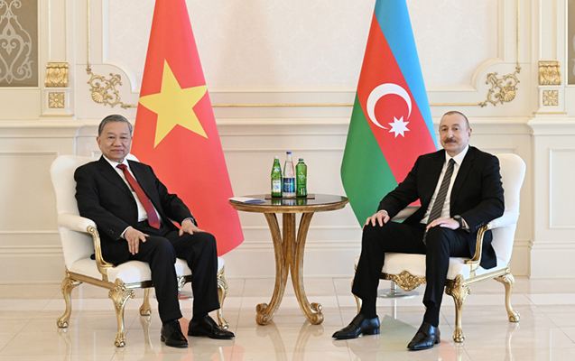 Liderlər mətbuata bəyanatlarla çıxış edirlər 