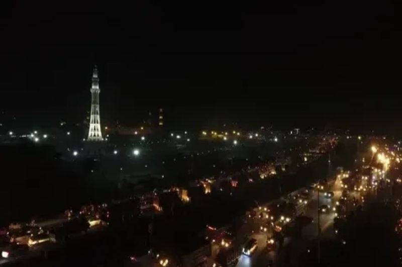Pakistanın Lahor şəhərində bir neçə partlayış baş verib 
