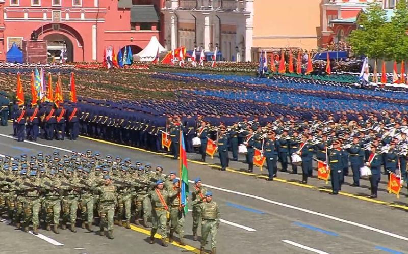 Azərbaycan hərbçiləri Moskvada Qələbə paradında keçid edib 